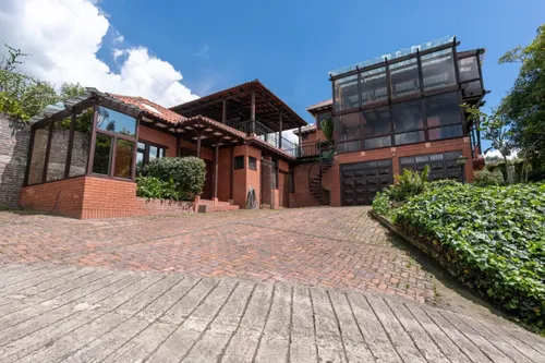Casa En Venta En La Calera. Cod V9011