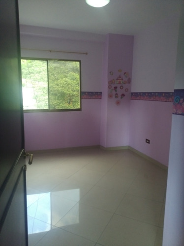 Imagen 5 de 12 de Apartamento Remodelado En La Av Victoria Csaugusto 04263040334