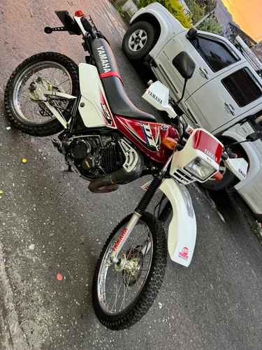 Moto Dt 125