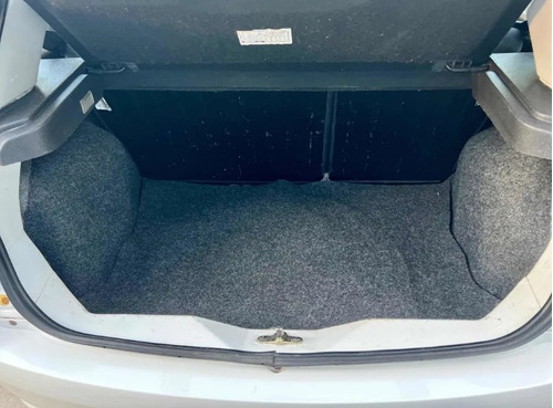 Imagen 15 de 15 de Ford Fiesta 2010 1.6 Ambiente Mp3