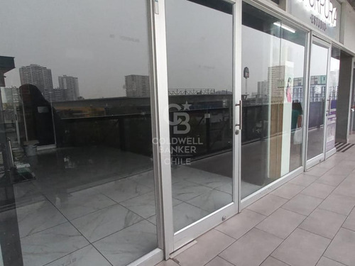 Local Comercial Con Gran Ubicación Y Flujo De Clientes