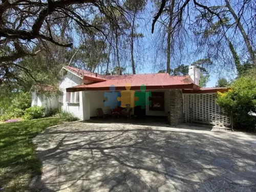 Casa En Muy Buena Ubicación En El Barrio San Rafael - Ref : Eqp6206