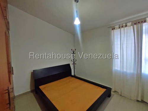 Fredxia Castillo Vende Comoda Y Amplia Casa En La Mora Cabudare # 25-18453
