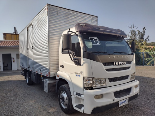 Imagem 4 de 15 de Caminhão 3/4 90v18 Motor Cummins 2013 Baú Novo Facchini