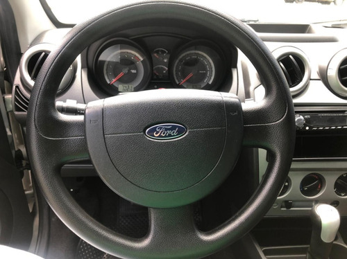 Ford Fiesta Sedan