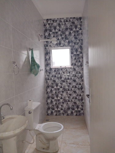 Imagem 4 de 12 de Casa Com 02 Dormitórios, Sala, Cozinha, Banheiro, Lavanderia E 01 Vaga Coberta