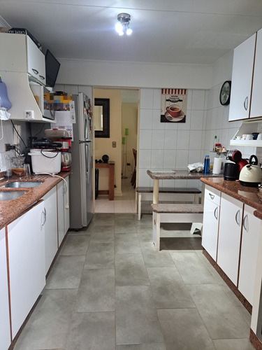 Casa Sólida Con Piscina En Condomio