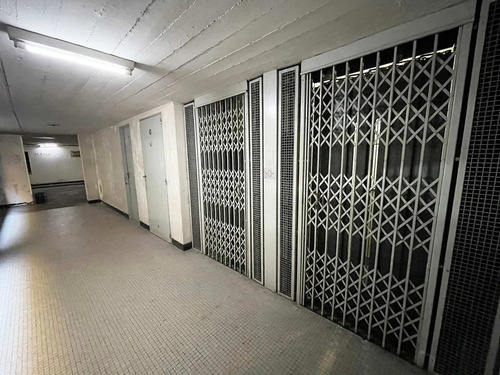 Imagen 6 de 9 de Dueño Vende / Permuta - Liquido Cochera U$s 9000 - Seguridad 24hs - Excelente Ubicacion