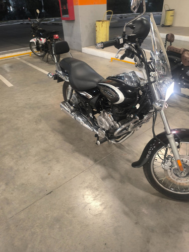 Bajaj Avenger 220, Negra, Seminueva, Un Solo Dueño