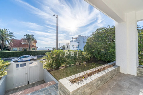 Casa Modernizada 5 Dormitorios En El Corazón De La Península - Ref : Pbi15014