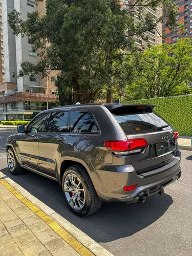Jeep Grand Cherokee Srt8 2020
