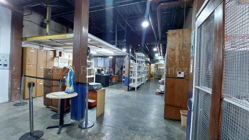 LG Vendo Edificio Industrial Con Local Comercial En Prado De María, 1920 Mtrs. Punto Comercial De Mas De 30 Años