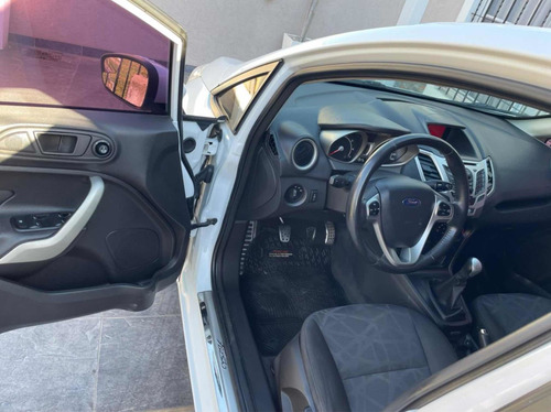 Ford Fiesta Kinetic Design 1.6 Design 120cv Titanium 2012