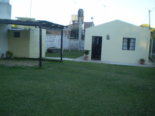 Casa Remodelada Con Jardín, Cercana A Avenida 7!