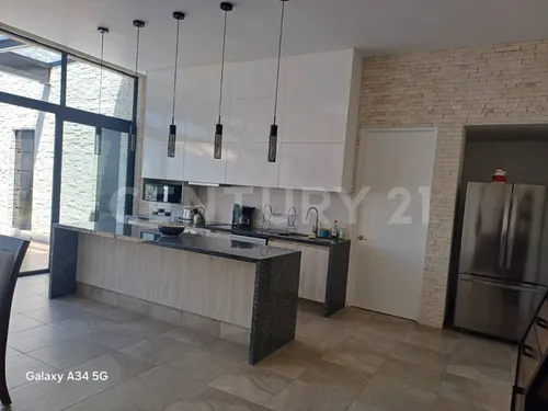 Venta De Casa Nueva, Con Alberca, Amplio Jardín Y 4 Recámaras, Atlixco, Puebla