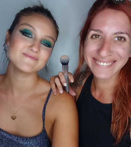 Imagen 9 de 10 de Maquillaje Y Peinado Profesional: Sociales, Novias Y Quince