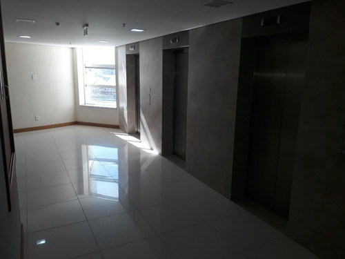 Sala Comercial, Av. Tancredo Neves, 28m², Aluguel R$ 1.200,00