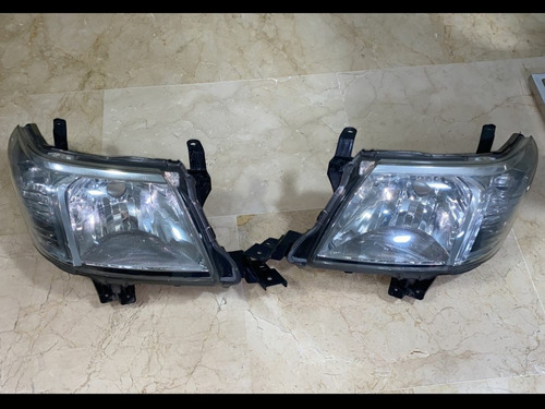 Faros Toyota Hilux 2012 A 2019 Originales Sin Detalles