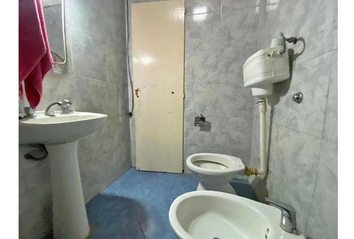 Imagen 5 de 12 de Casa A Reciclar En Zona Residencial