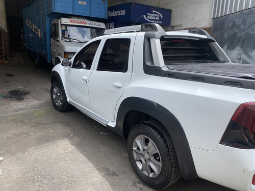 Renault Duster Oroch 2.0 Outsider Plus