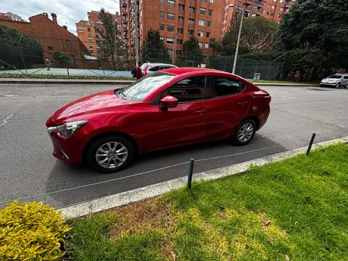 Mazda 2 1.5 Touring Sedan