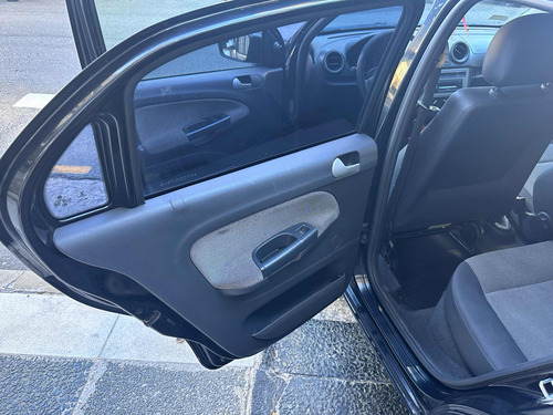 Volkswagen Voyage 1.6 Comfortline 101cv