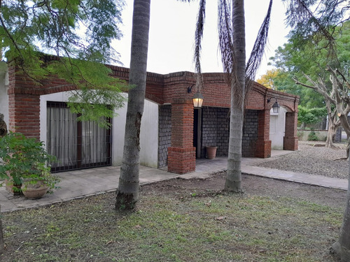 Casa En Carrasco Con Piscina, Barbacoa Con Dormitorio Baño Y Cocina