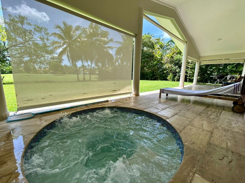 Villa Amueblada En Alquiler De 4 Dormitorios En Punta Cana, Cocotal Golf Club, Frente Al Campo De Golf
