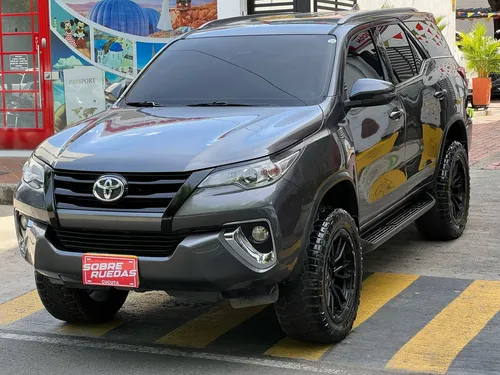 Toyota Fortuner 2.7l Mid