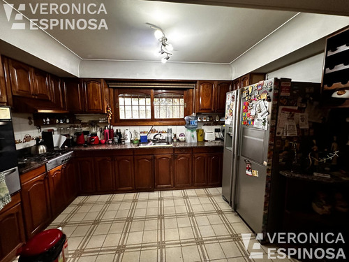 Casa En Venta 5 Ambientes, Morón