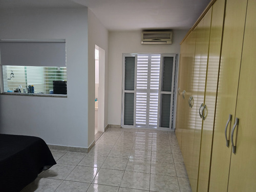 Sobrado, 4 Dorm, 1 Suíte, Próximo Bancos, C/ Edicula E Salao