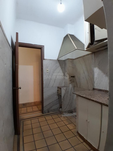 Venta De Casa 2 Dormitorios Centro, Yaguaron Y Mercedes., Ph, P. Baja C/patio