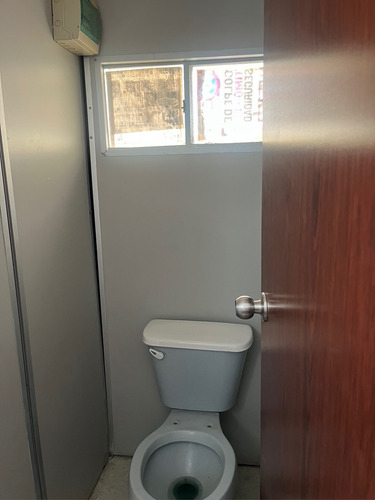 Baños Sanitarios Mixtos Para Hombres Y Mujeres Con Clima