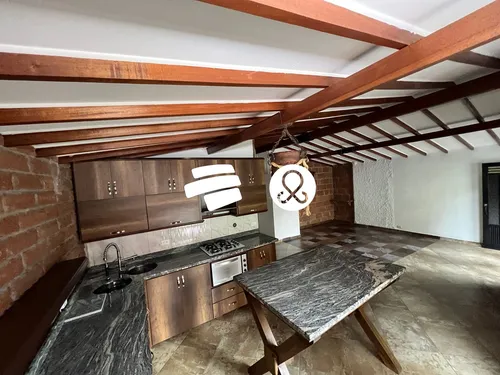 Casa En Venta A Dos Cuadras Del Parque De Bello