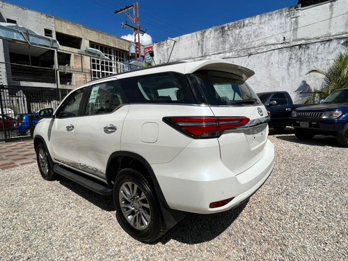 Imagen 7 de 17 de Toyota Fortuner Dubai