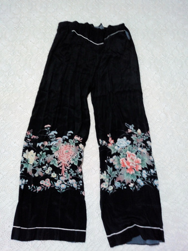 Traje De Seda Estampada. Típico Japonés. Mujer. Original. (Usado)
