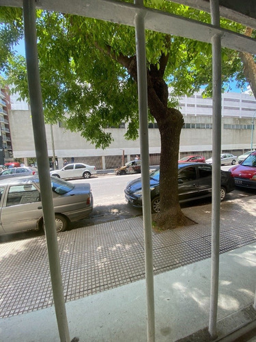 Imagen 5 de 13 de Venta — 1 Ambiente Y Medio Al Frente Reciclado!! Nuevo Valor De Venta!!