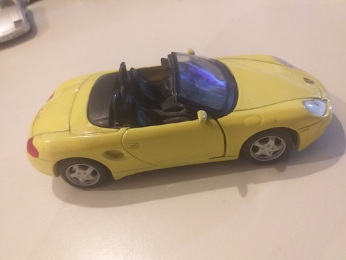 Porsche Boxster. Maisto. Escala 1: 38