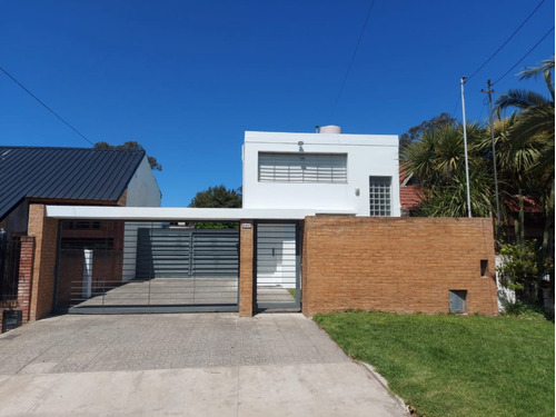 Hola Sur Alquila Casa Para 4 Personas Con Jardin Y Parrilla Barrio Colinas De Peralta Ramos