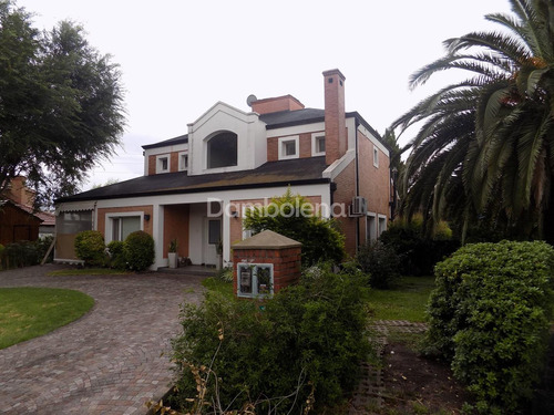 Casa Chalet  En Venta En Banco Provincia, Moreno