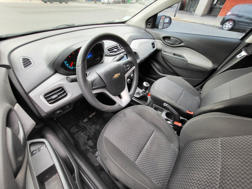 Imagen 22 de 25 de Chevrolet Onix 1.4 Lt Mt 2016 Gris Usado Nt