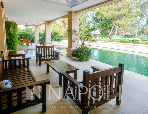 Propiedad En Venta Con Detalles De Categoría, Saint Thomas