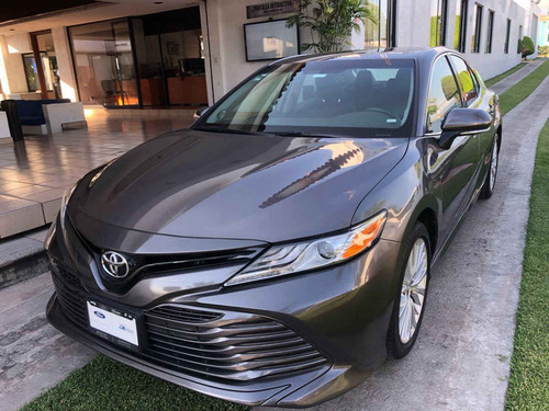 Imagen 1 de 15 de Toyota Camry 2018 4p Xle L4/2.5 Aut Navi
