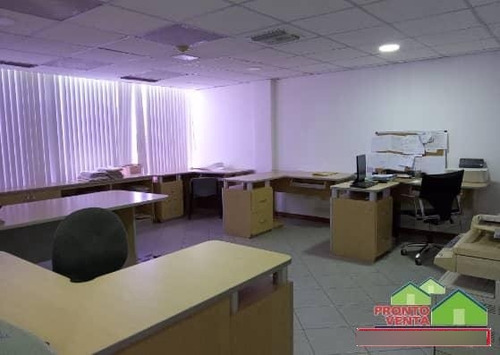 Oficina En Venta En Porlamar Calle El Colegio