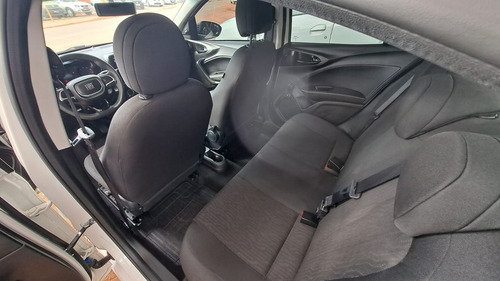 Fiat Cronos 1.0 Flex 4p