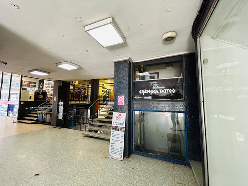 Alquiler De Local Comercial En 18 De Julio Con 25 Mts2 En Centro