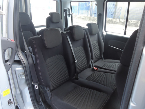Fiat Doblo 2017 1.8 Flex 7 Lugares Prata