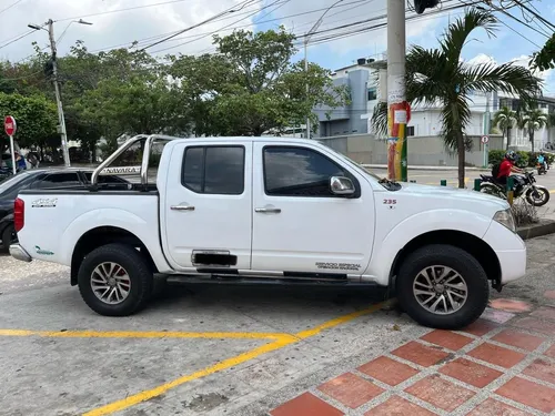 Nissan Navara 2.5 Mid