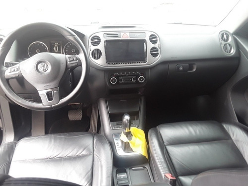 Imagem 10 de 11 de Volkswagen Tiguan 2011 2.0 Fsi 5p