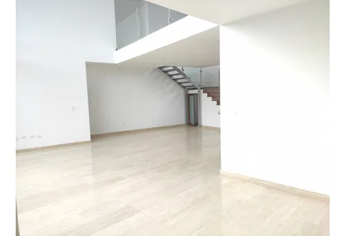 Casa Lomas De La Lagunita